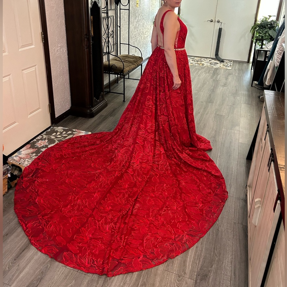 BRAND NEW LORE GOWN/WEDDING/SPECIAL OCCASION WITH TAGS ATTACHED